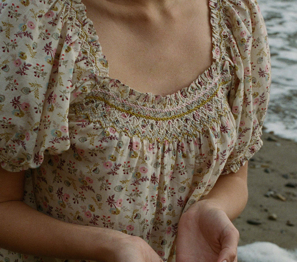 HMD -- PORTIA TOP -- FEATHERED FLORAL
