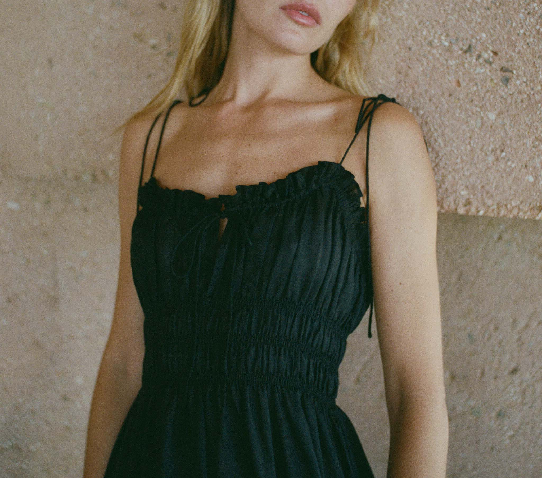 HMD -- RHODA DRESS -- BLACK