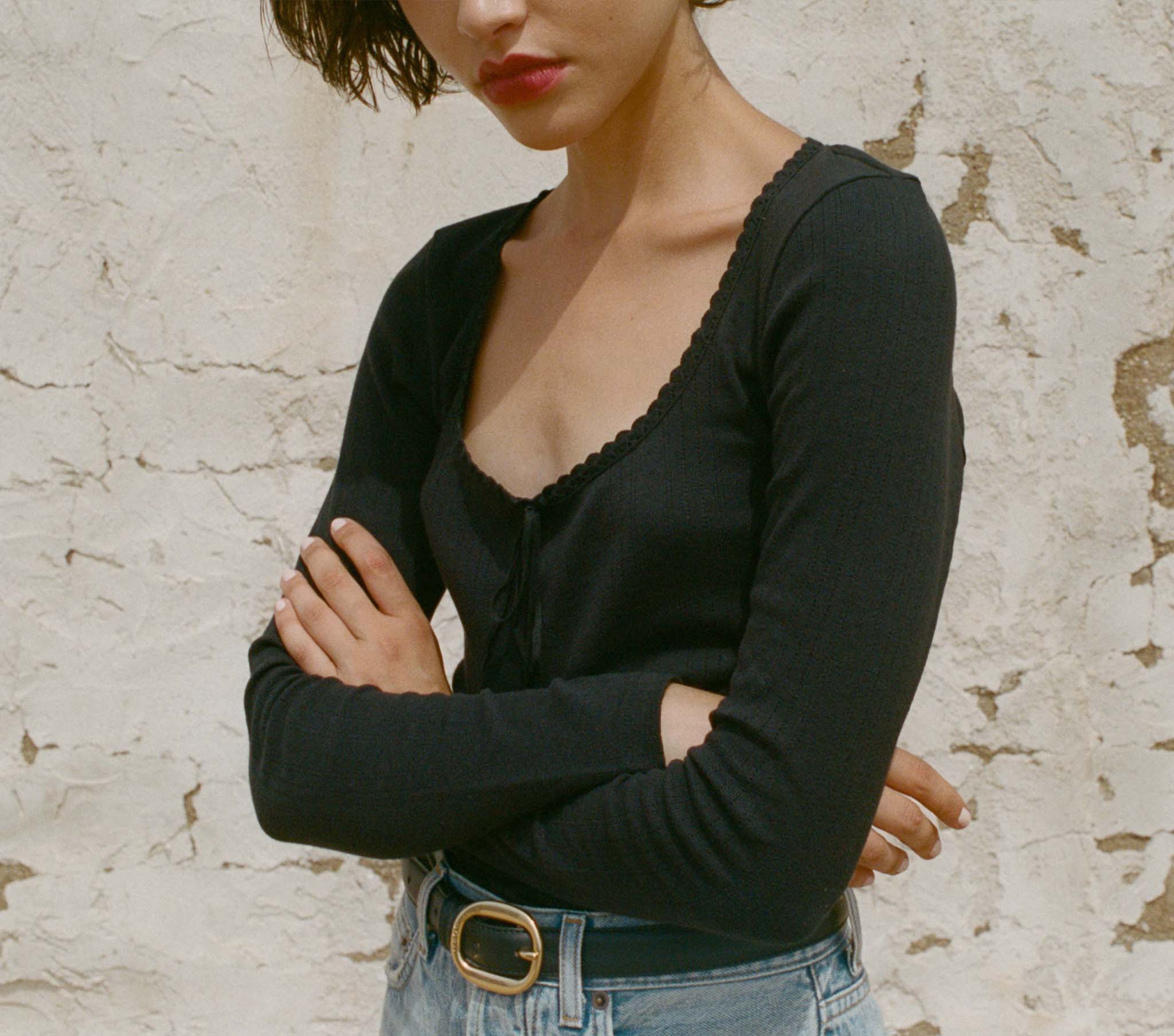 HMD -- ROMY TEE -- BLACK
