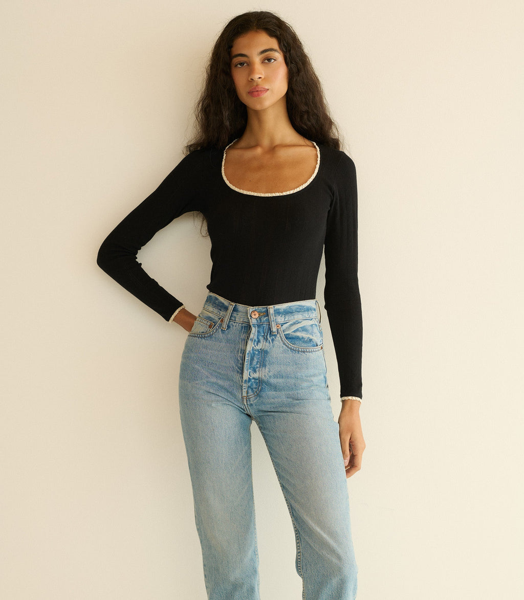 HMD -- ROMY TEE -- BLACK