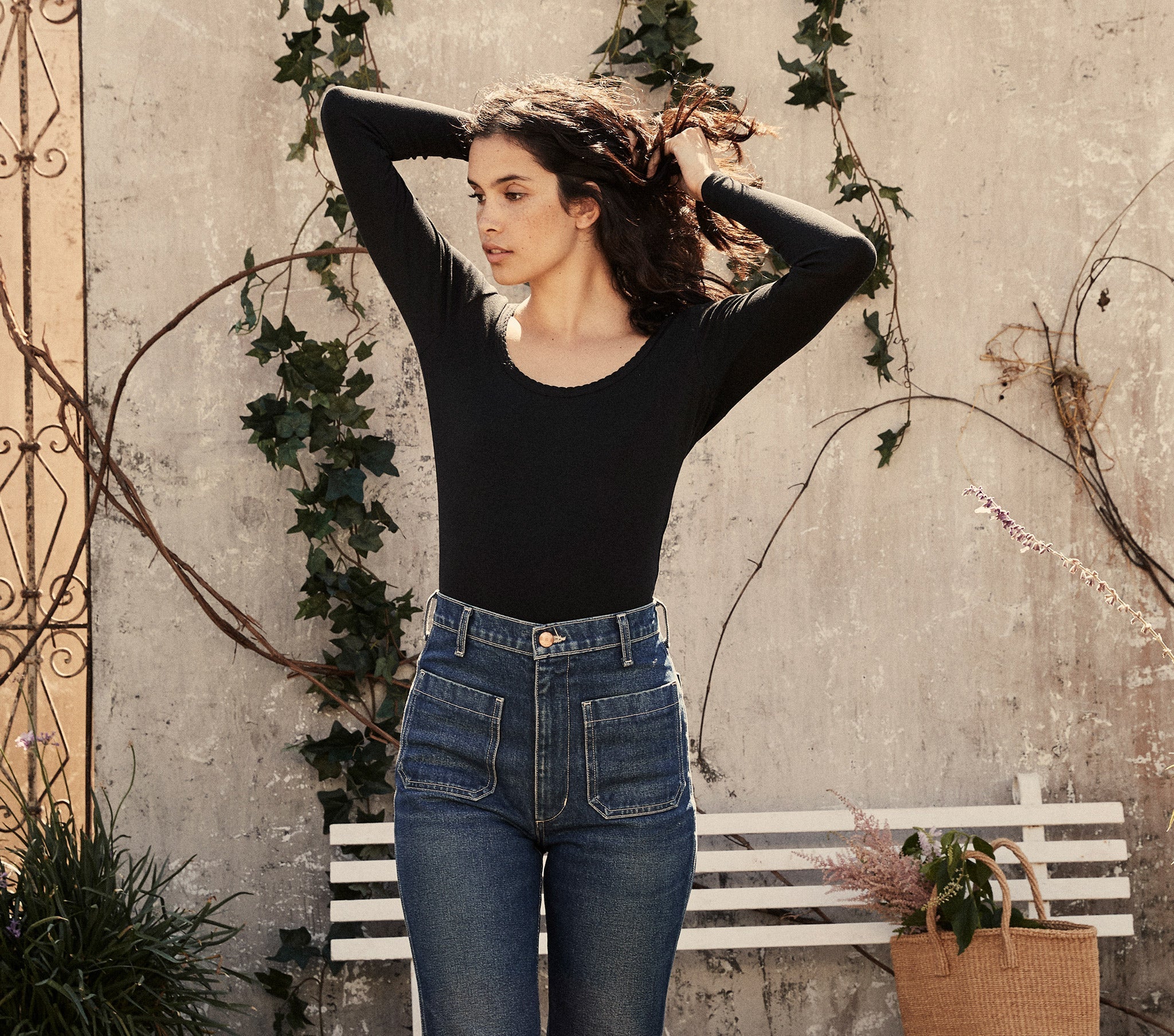 HMD -- ROMY TEE -- BLACK