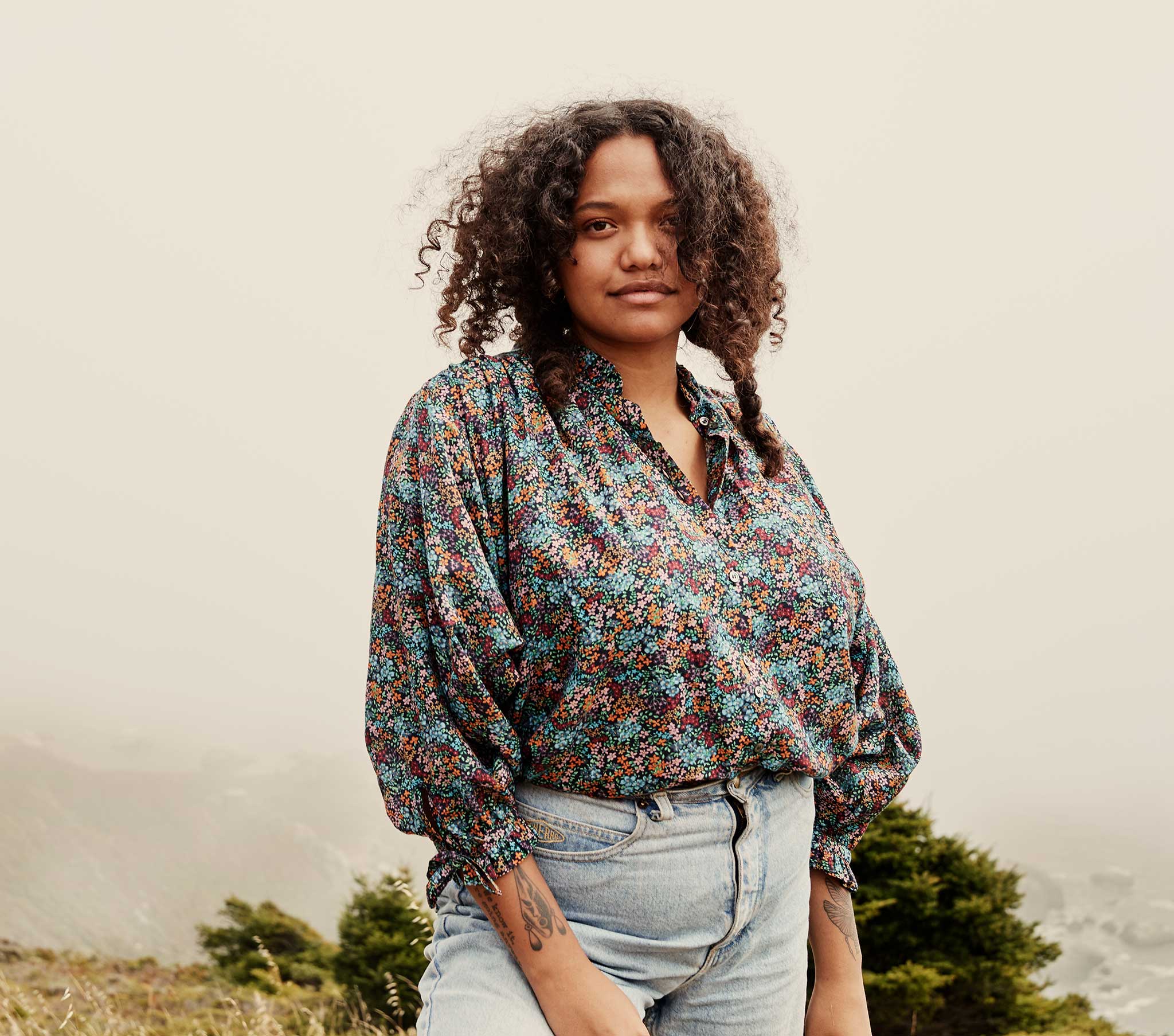 HMD -- ROSE TOP -- NAVY LADY BIRD FLORAL