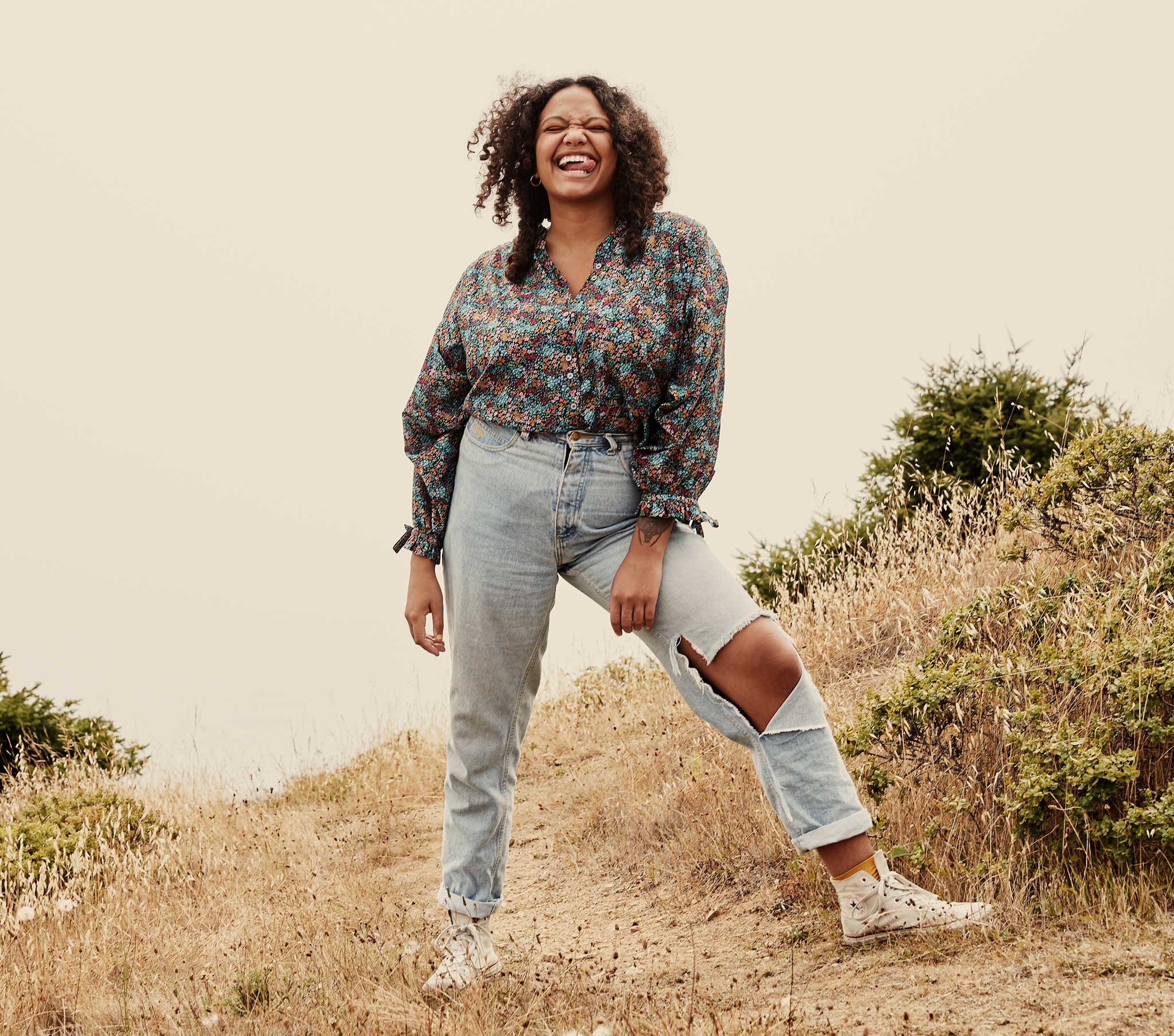 HMD -- ROSE TOP -- NAVY LADY BIRD FLORAL
