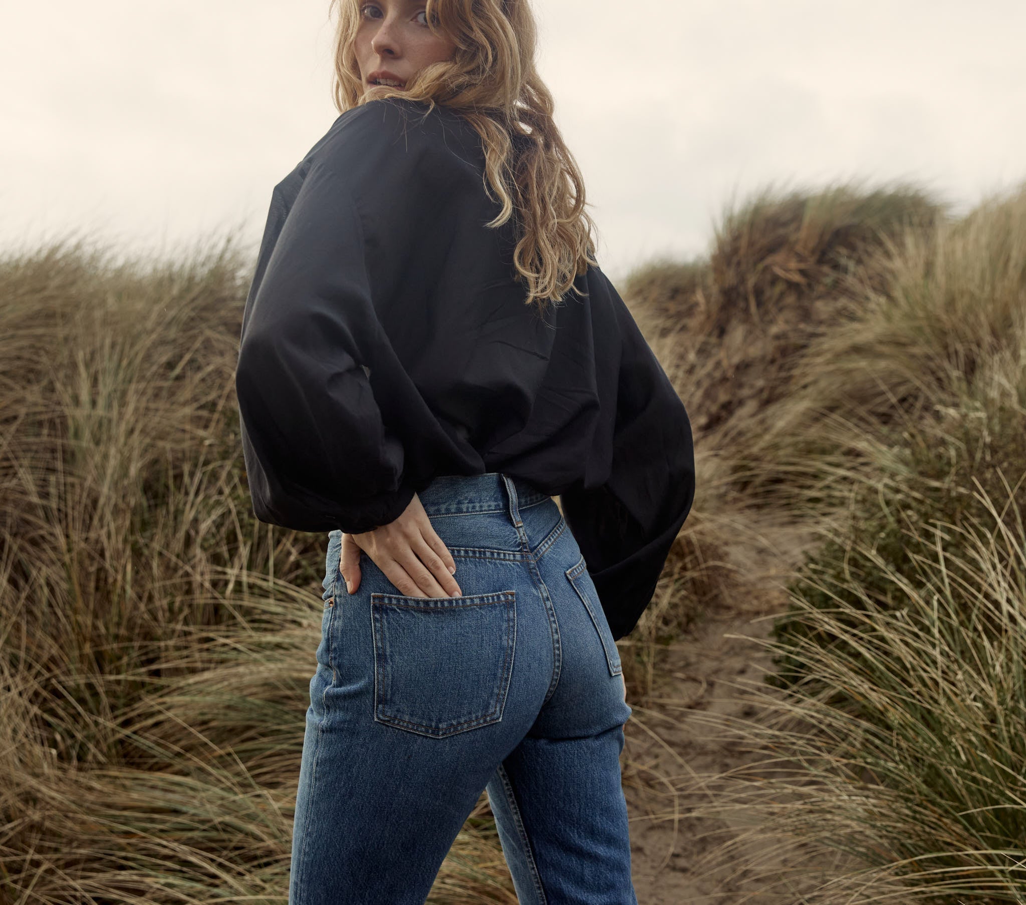 HMD -- THE JANE BLOUSE -- BLACK