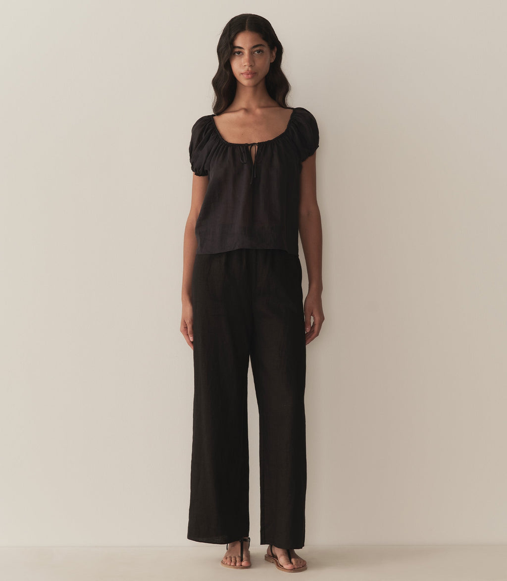 HMD -- SOLINA TOP -- BLACK