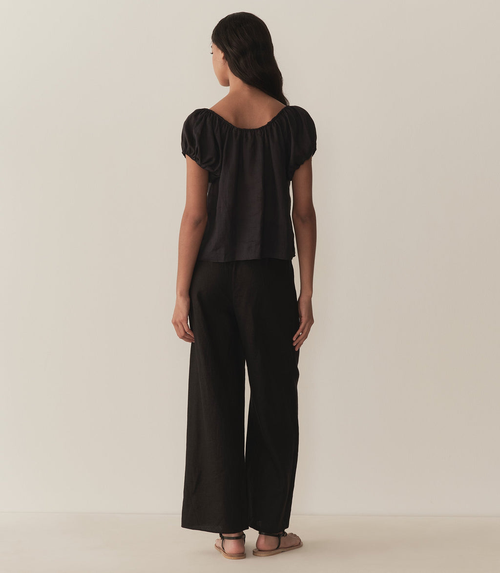 HMD -- SOLINA TOP -- BLACK