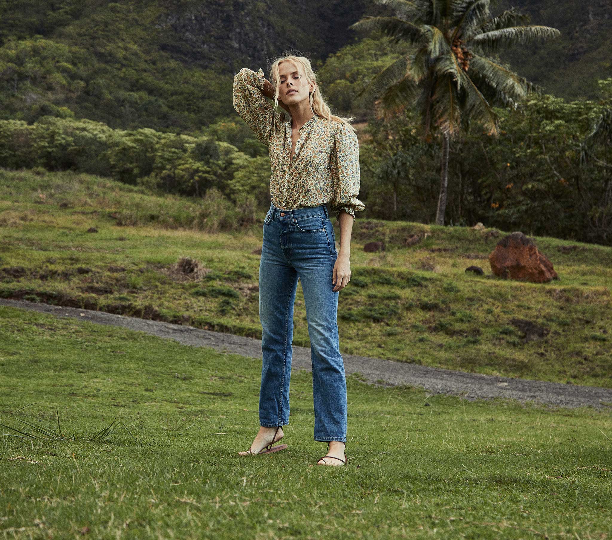 HMD -- SWAN TOP -- SUNSHINE POPPY BELL FLORAL