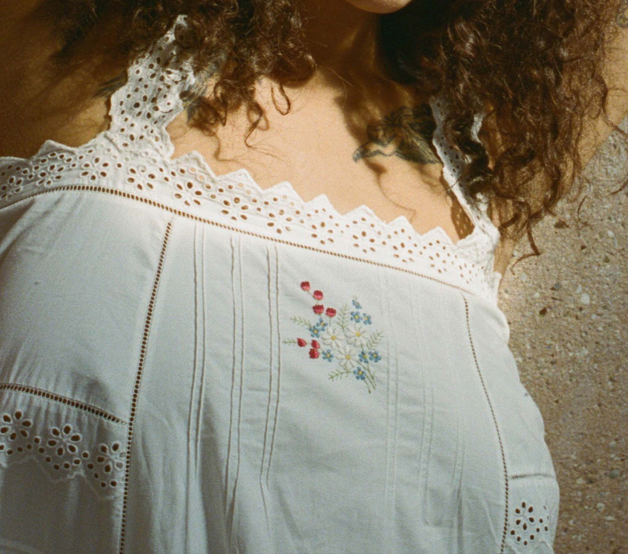 HMD -- SYMPHONY NIGHTGOWN -- SALT