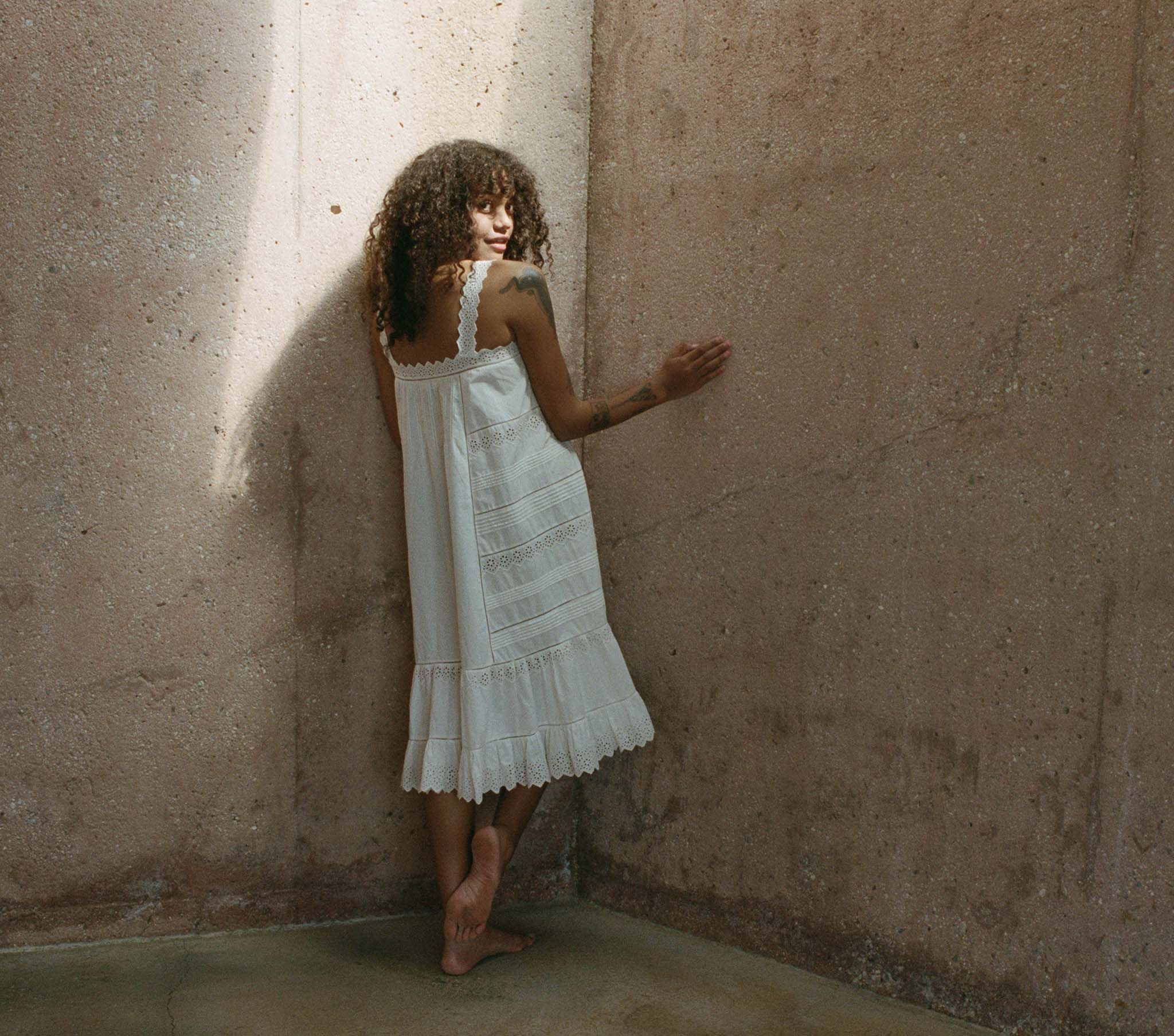 HMD -- SYMPHONY NIGHTGOWN -- SALT