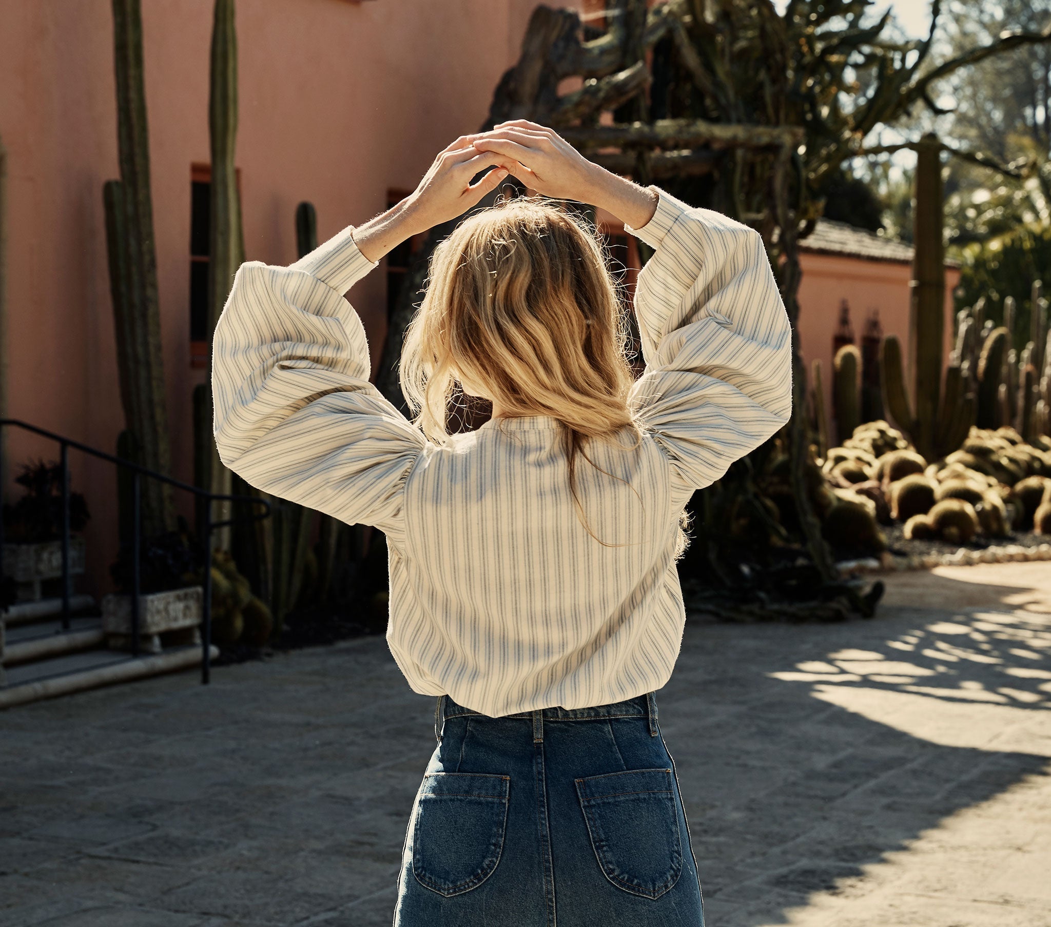 HMD -- SCARLET TOP -- STRIPED CHAMBRAY