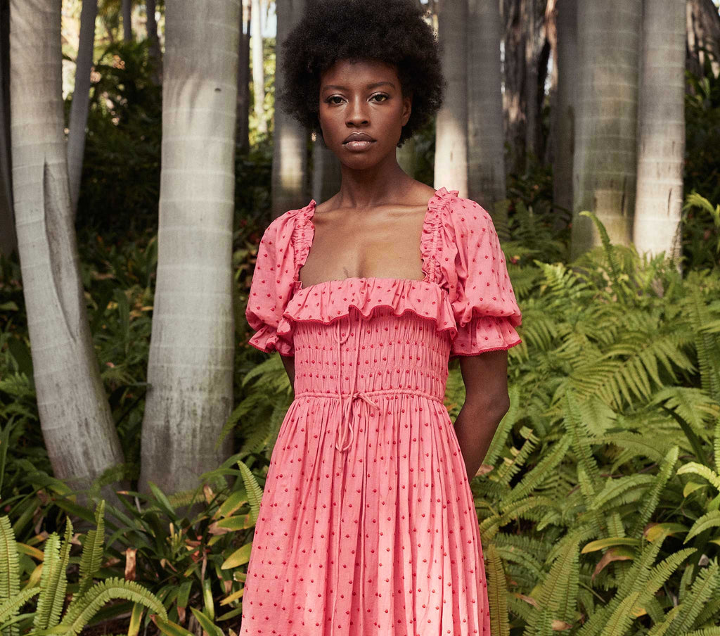 HMD -- SOL DRESS -- TEA ROSE SWISS DOT