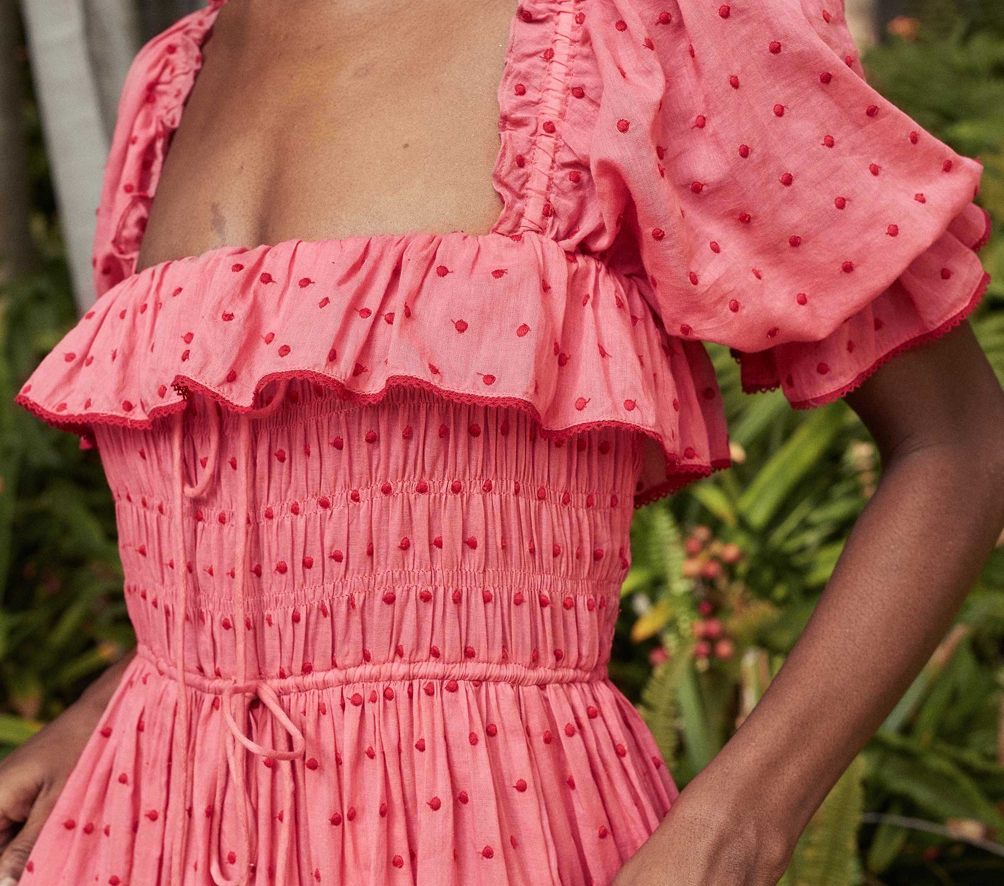 HMD -- SOL DRESS -- TEA ROSE SWISS DOT