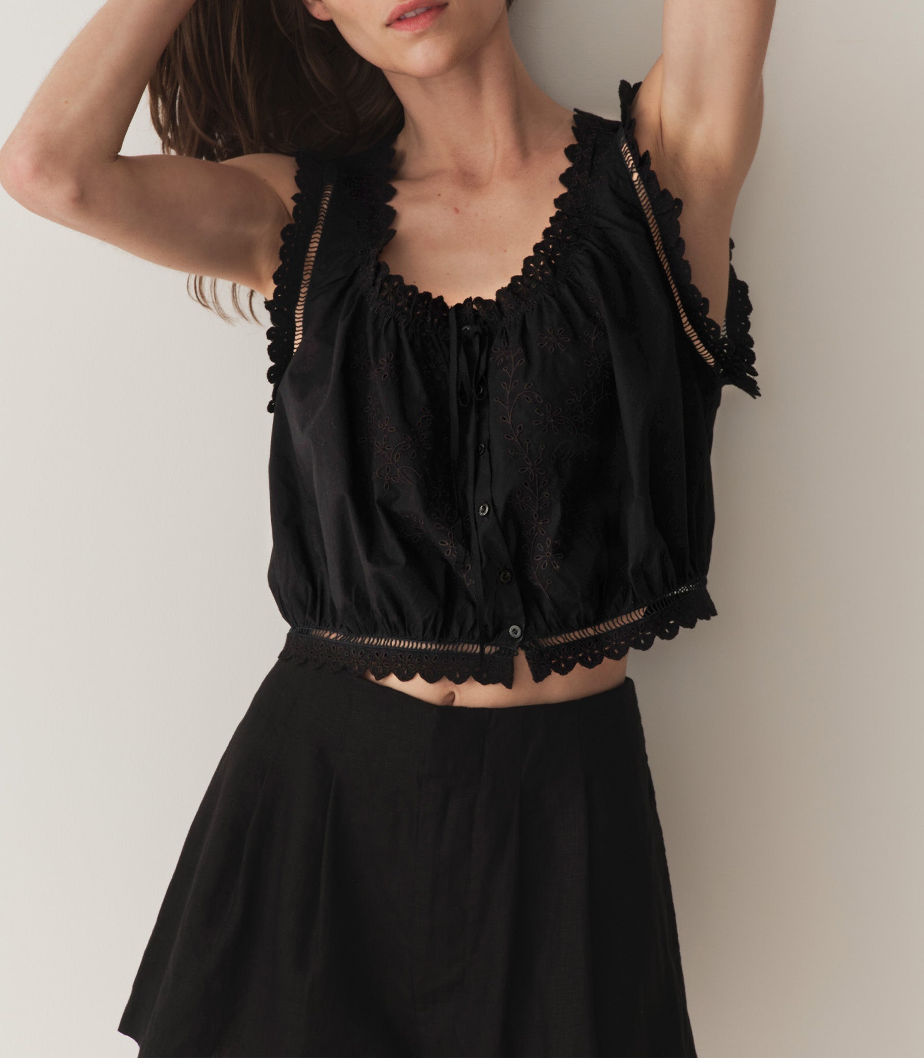 HMD -- TRAVELER TOP -- BLACK