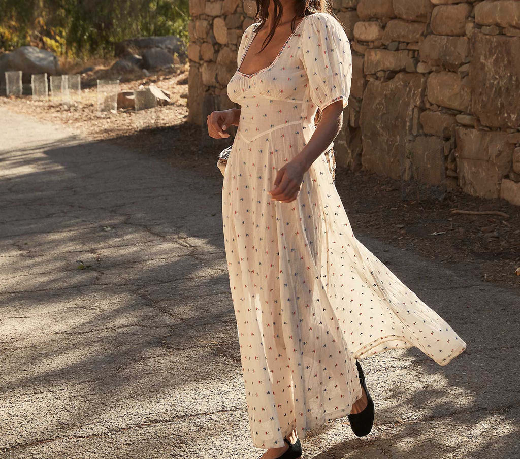 HMD -- TETRA DRESS -- CREAM CARNATION EMBROIDERY
