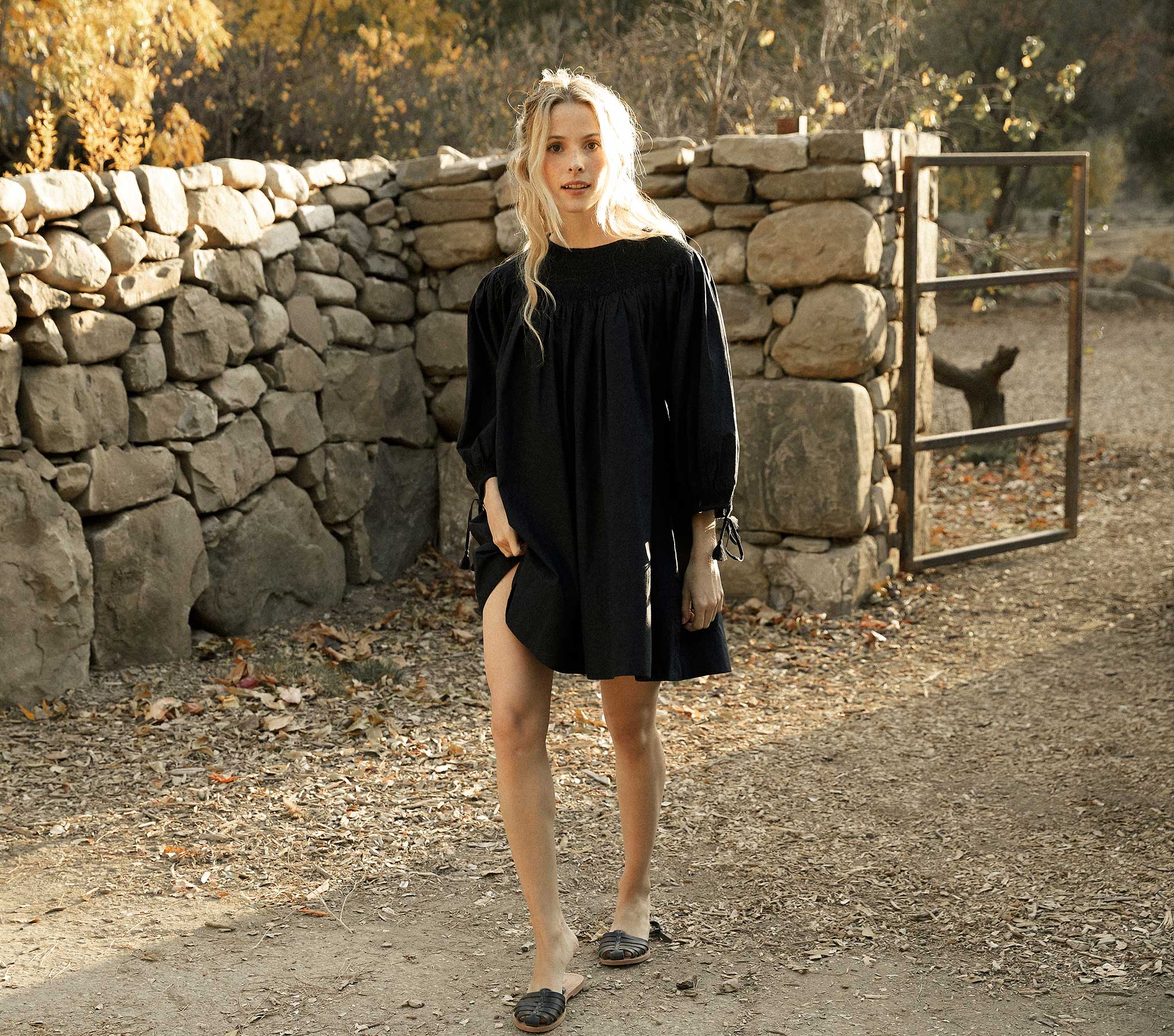 HMD -- THEDA DRESS -- BLACK