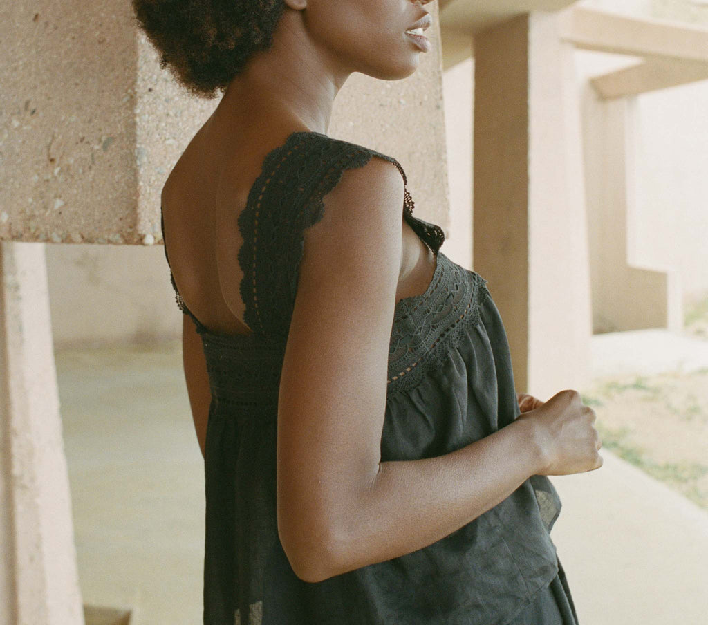 HMD -- VERA TANK -- BLACK