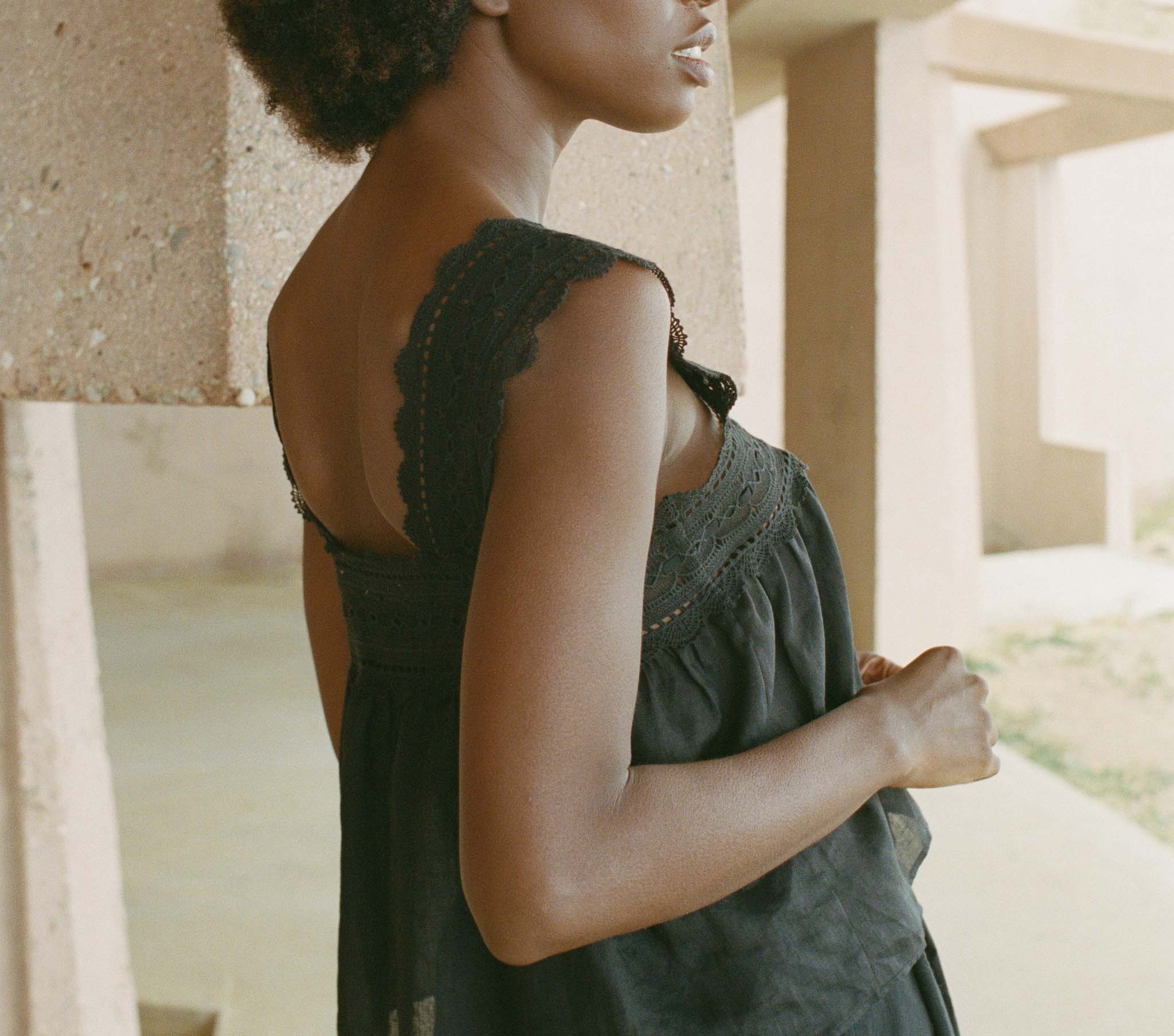 HMD -- VERA TANK -- BLACK