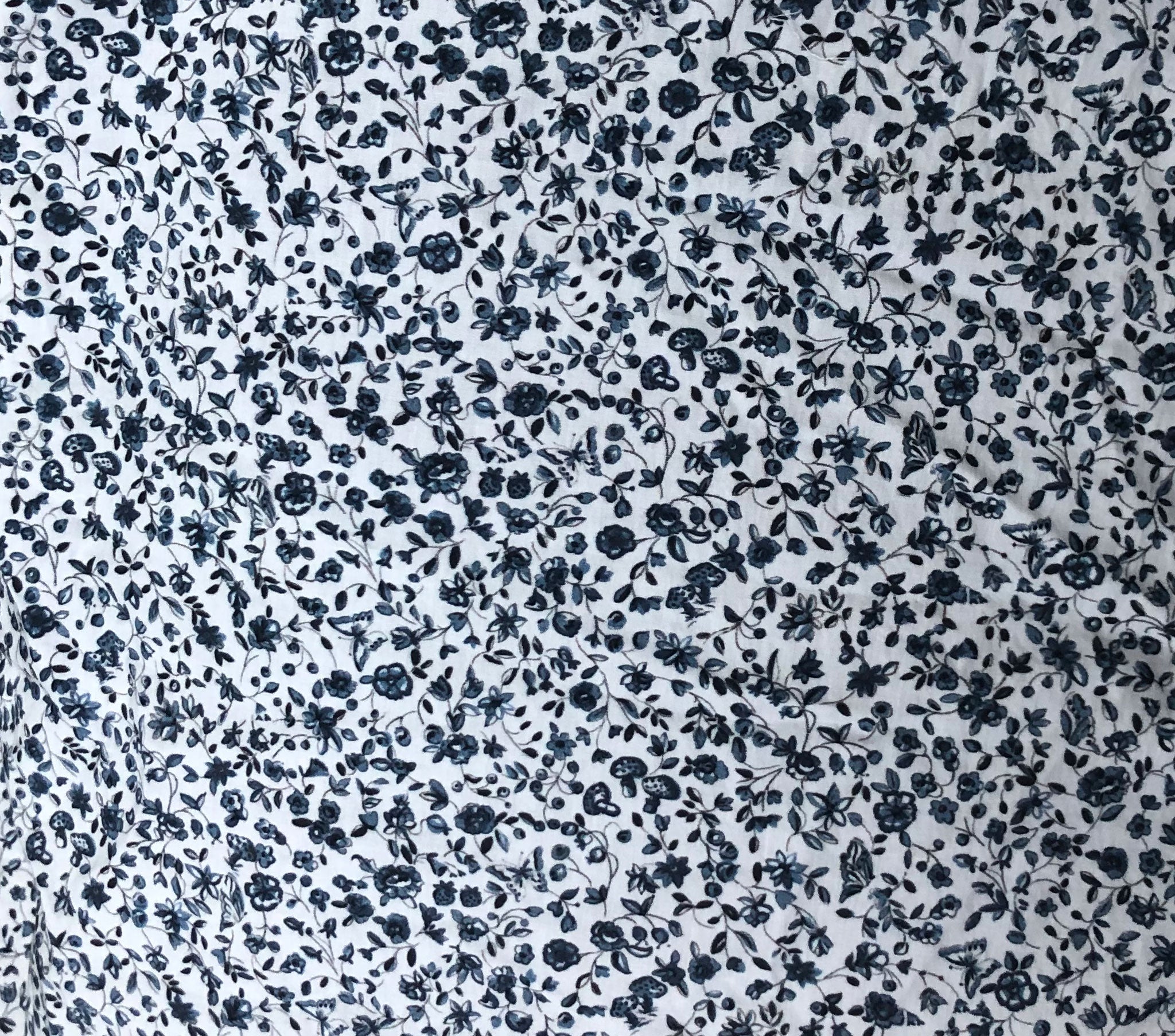 HMD -- LENOR TOP -- NAVY CHAMPIGNON FLORAL