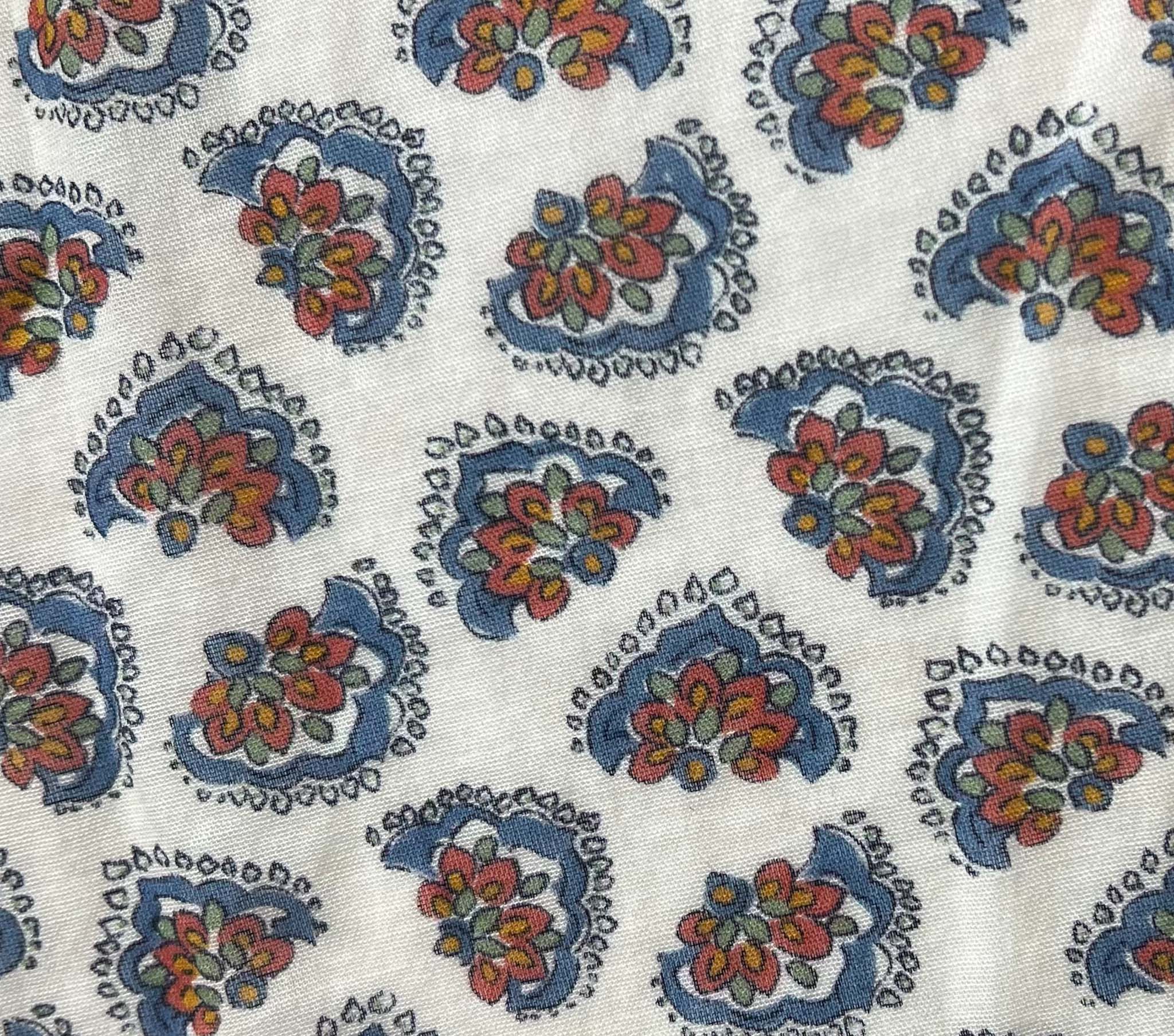 HMD -- JUNE TOP -- SEA SALT BEDFORD PAISLEY