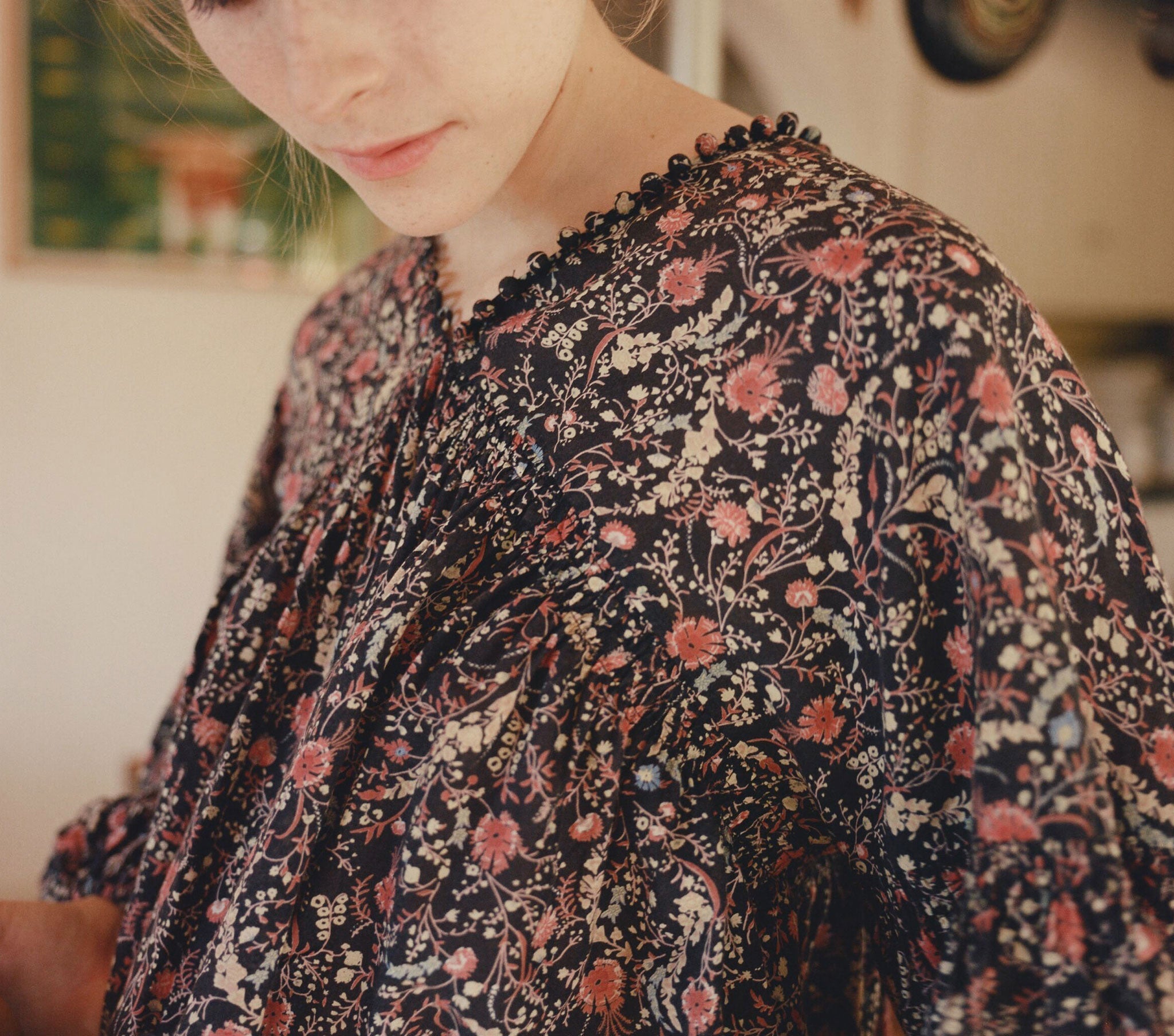 HMD -- THISTLE TOP -- BLACK MULTI